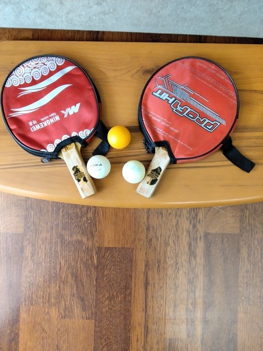 Теннисные ракетки PING PONG Китай. 1977 г. Чехлы для ракеток и шарики.