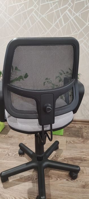 Стілець до письмового столу