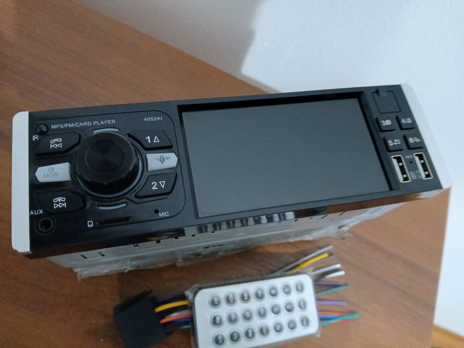 Автомагнітола з екраном