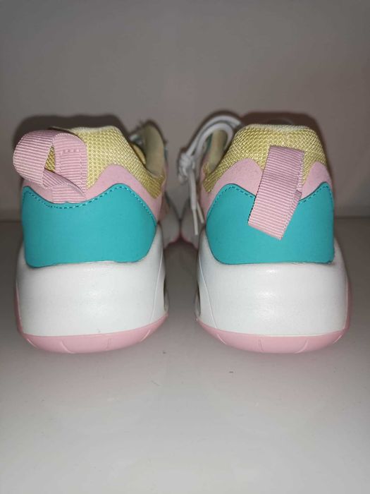 Sapatilhas coloridas, n.º 39 e 40 - NOVAS