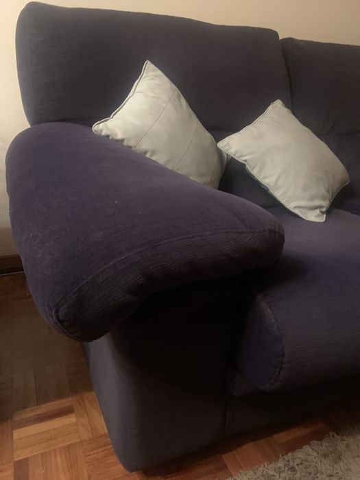 Sofá 2 lugares azul escuro