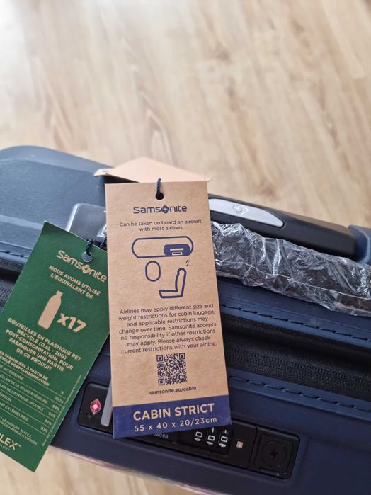 Walizka kabinowa Samsonite Upscape 55cm powiększana granatowa