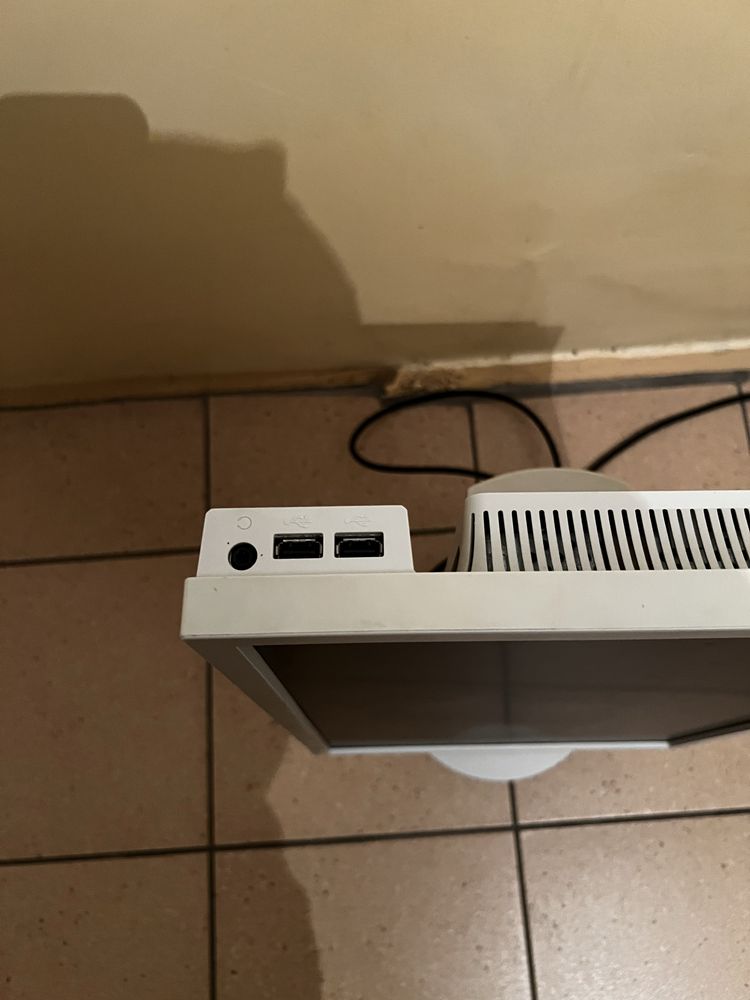 Monitor NEC EA223WM biały 22”