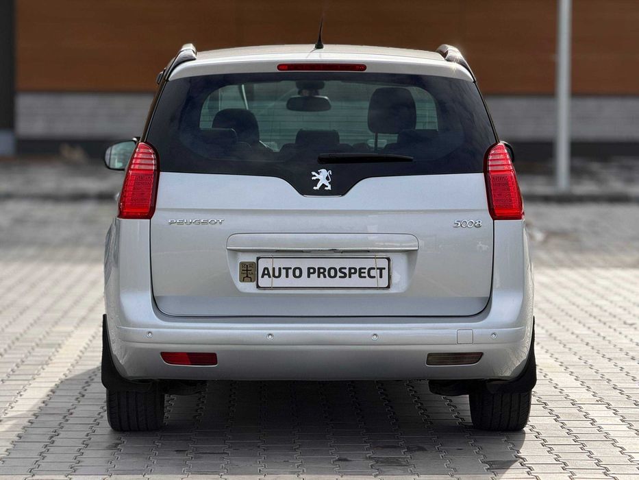 Peugeot 5008 2013p