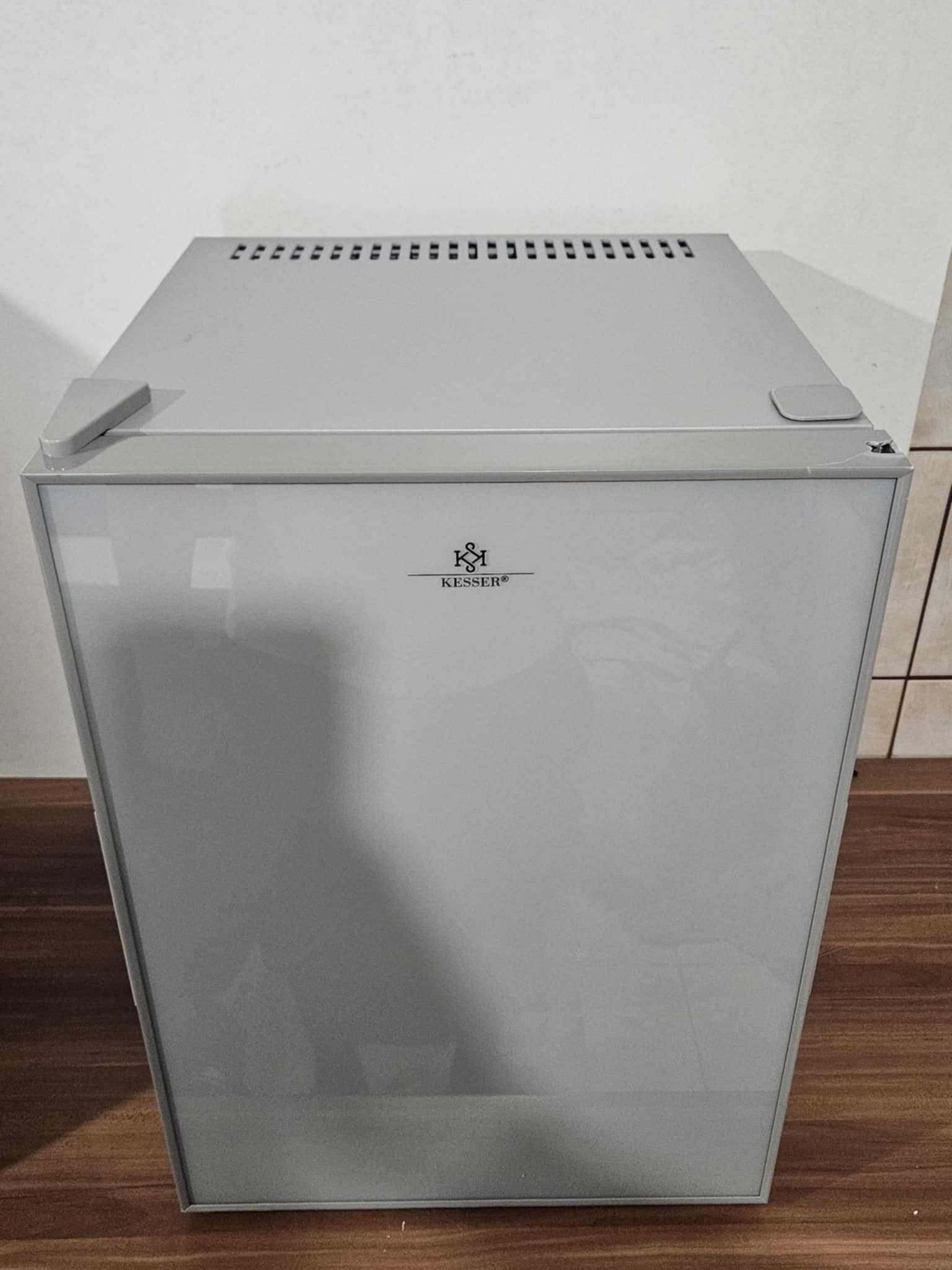 Lodówka Jednodrzwiowa KESSER 40L Mini Lodówka 43 × 40 × 57 cm