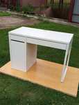 IKEA MICKE biurko z szafką dwie szuflady 105x50 BIAŁE dostawa czyste