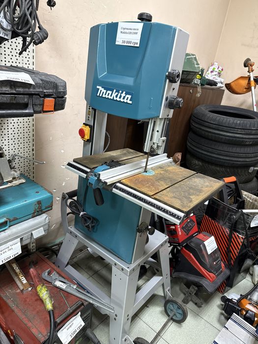 Продам Стрічкову пилу Makita LB1200F