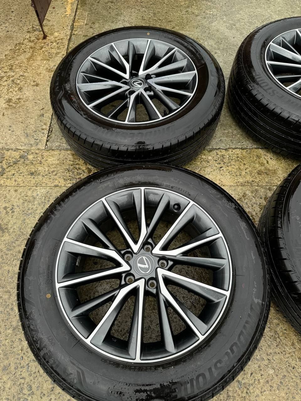 Диски Lexus NX 22-24 року original R18