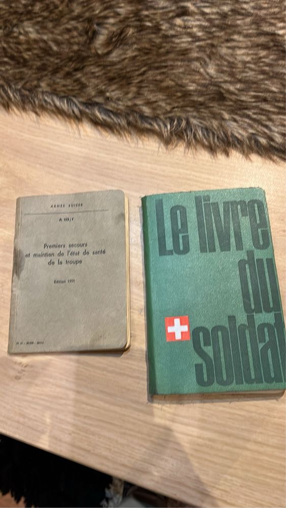 Livros militares suiço