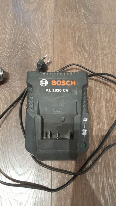 Шуруповерт Bosch.
