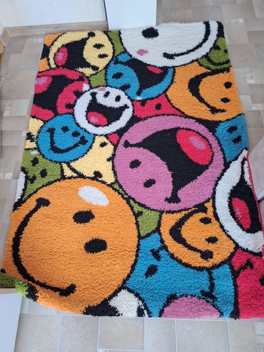 Продам килим Смайлик