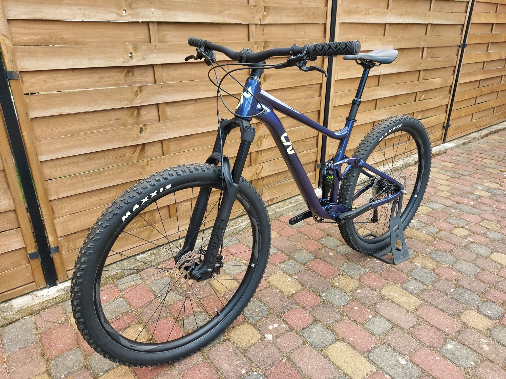 Full 29 Liv Embolden 2 Rozmiar L / 17.3" 2023