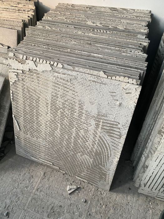 Б/у плитка на підлогу