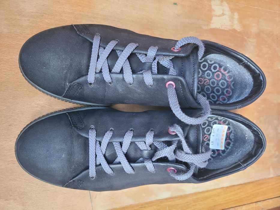 Жіночі шкіряні кросівки, розмір 41 Ecco