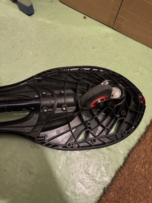 Skate street surfing