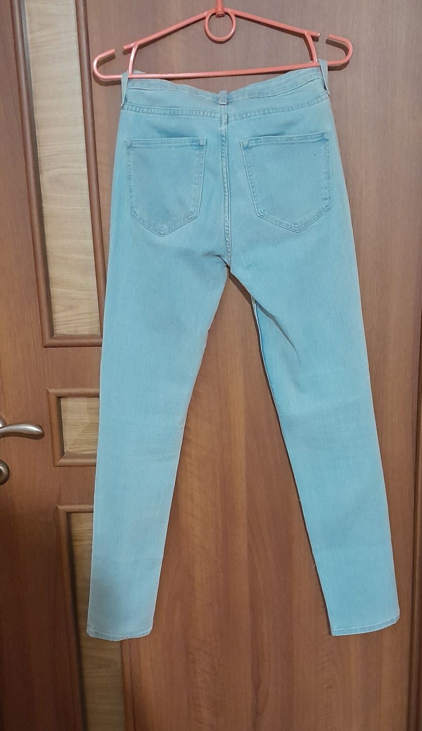 Чудові блакитні джинси ідеальний стан