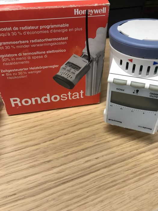 Programowalny termostat grzejnikowy