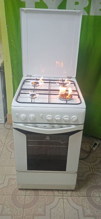 Газова плита б/в Indesit 50/60 поджигом духовка газова грилем вертелем