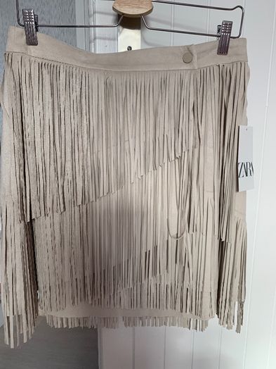 Spódnica ze sztucznego zamszu z frędzlami Zara