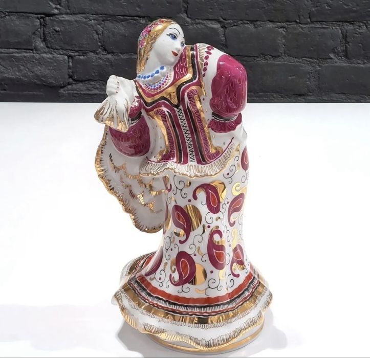 Фарфорова статуетка Калинка ЛФЗ