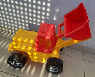 Traktor zabawka traktor