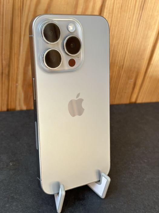 iPhone 15 Pro Natural Titanium в гарному стані