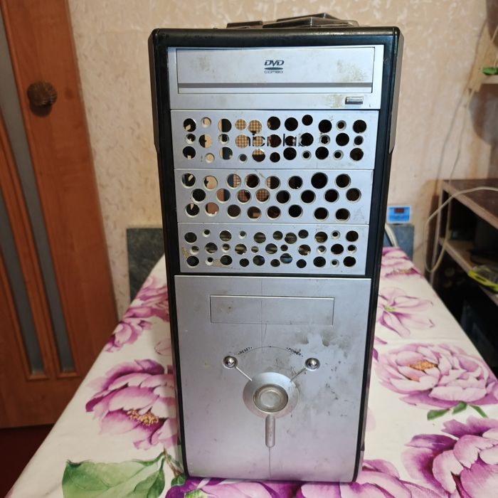 Компьютер  на запчасти