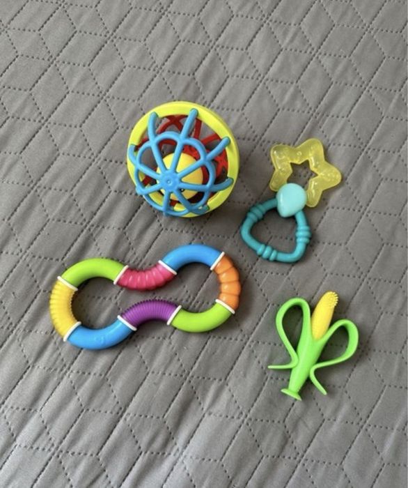 Іграшки для малят