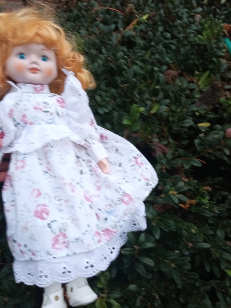 Продам фарфорвую куклу . Англия