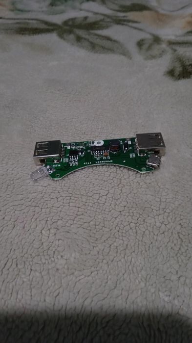 Плата з павербанка