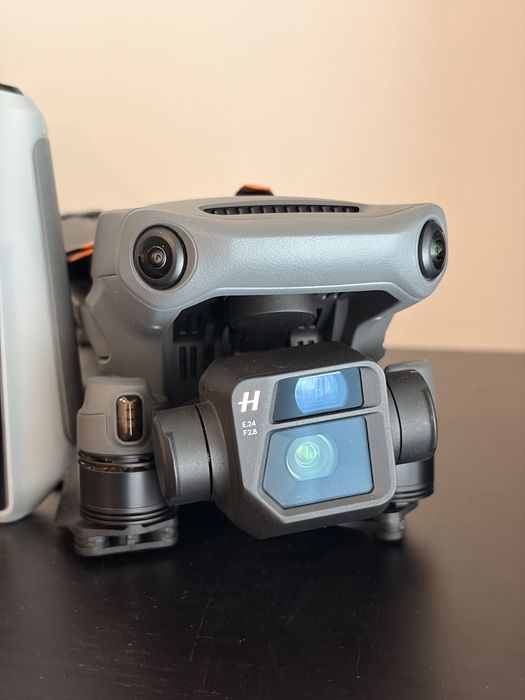 Dji Mavic 3 Hasselblad com Rc com ecra de 2025
