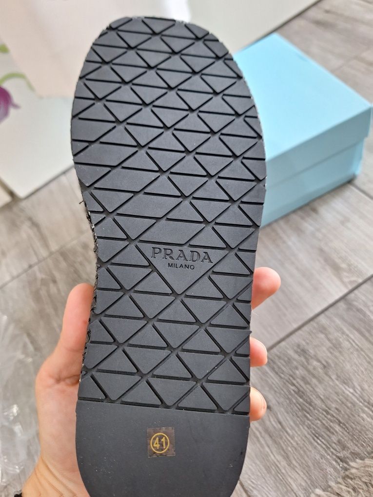 Prada  40 klapki polecam