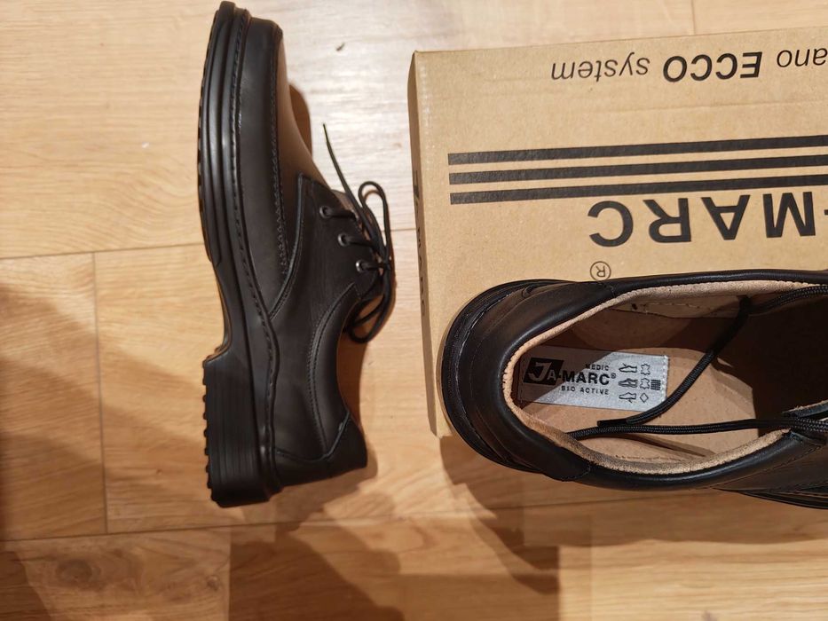 Buty czarne rozm. 42