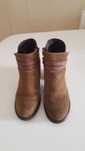 Botas castanhas tamanho 37