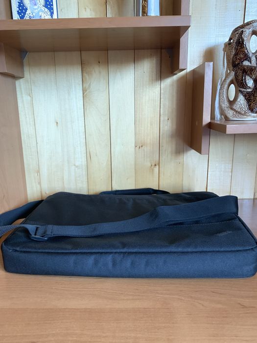 Сумка фірми”ThinkPad”для ноутбука на 15.6 дюймів чорна роз.40*30*5 см