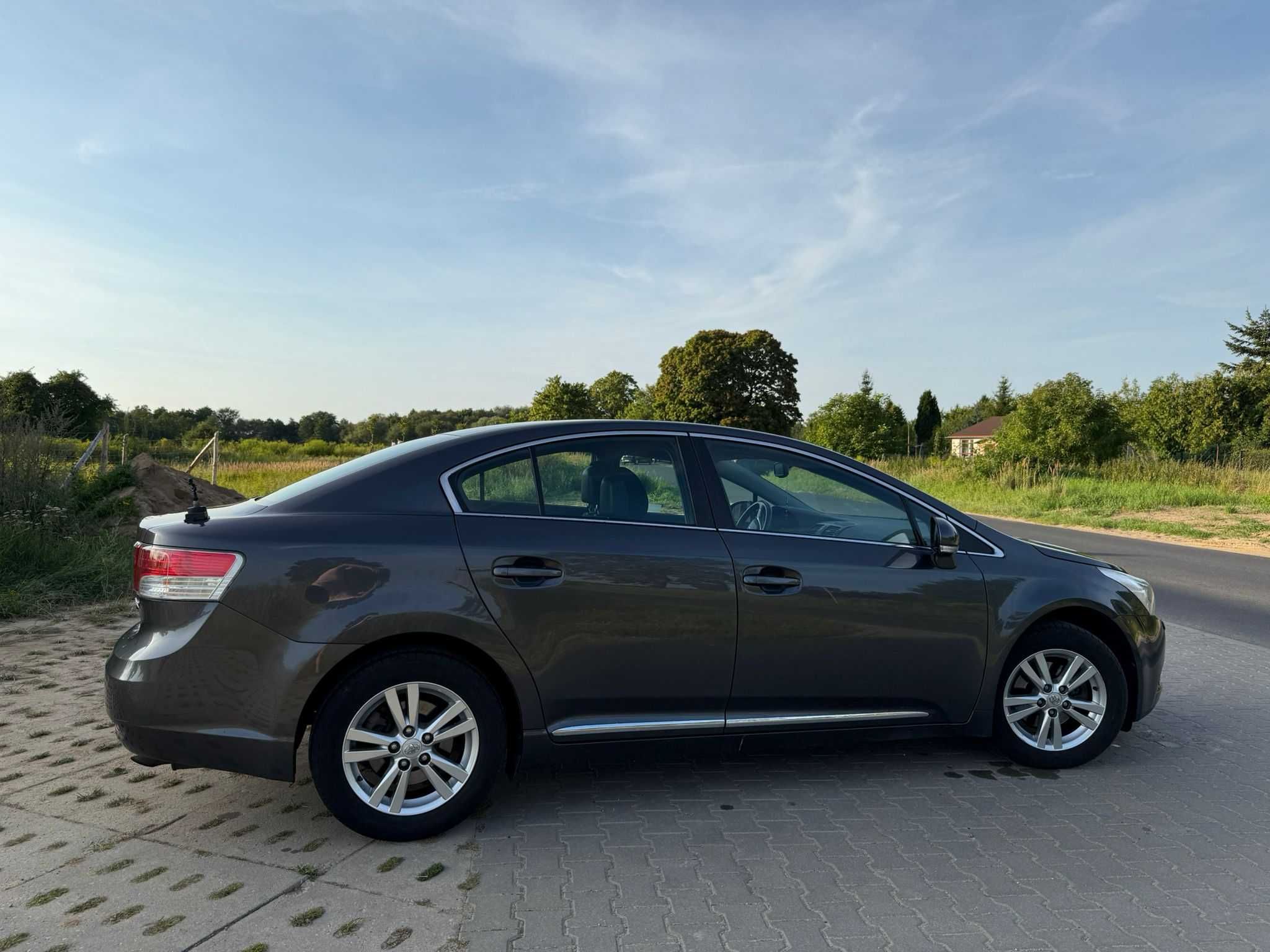 Toyota Avensis - stan bdb drugi właściciel niski przebieg