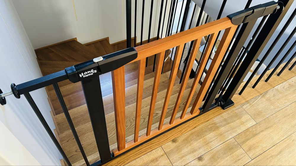 Bramka zabezpieczająca drzwi schody dla dziecka Hanks Kids