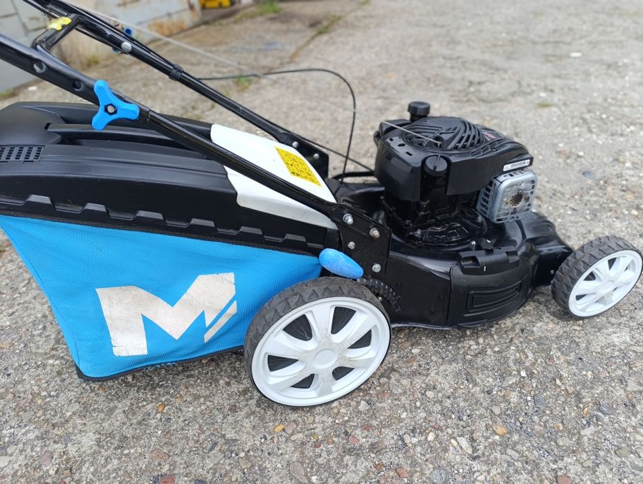 Kosiarka spalinowa z napędem