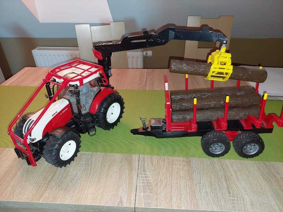 Zabawki Bruder, Traktor i Przyczepa do drzewa.