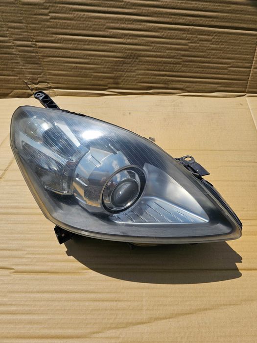 Reflektor Prawy Opel Zafira B Xenon KPL