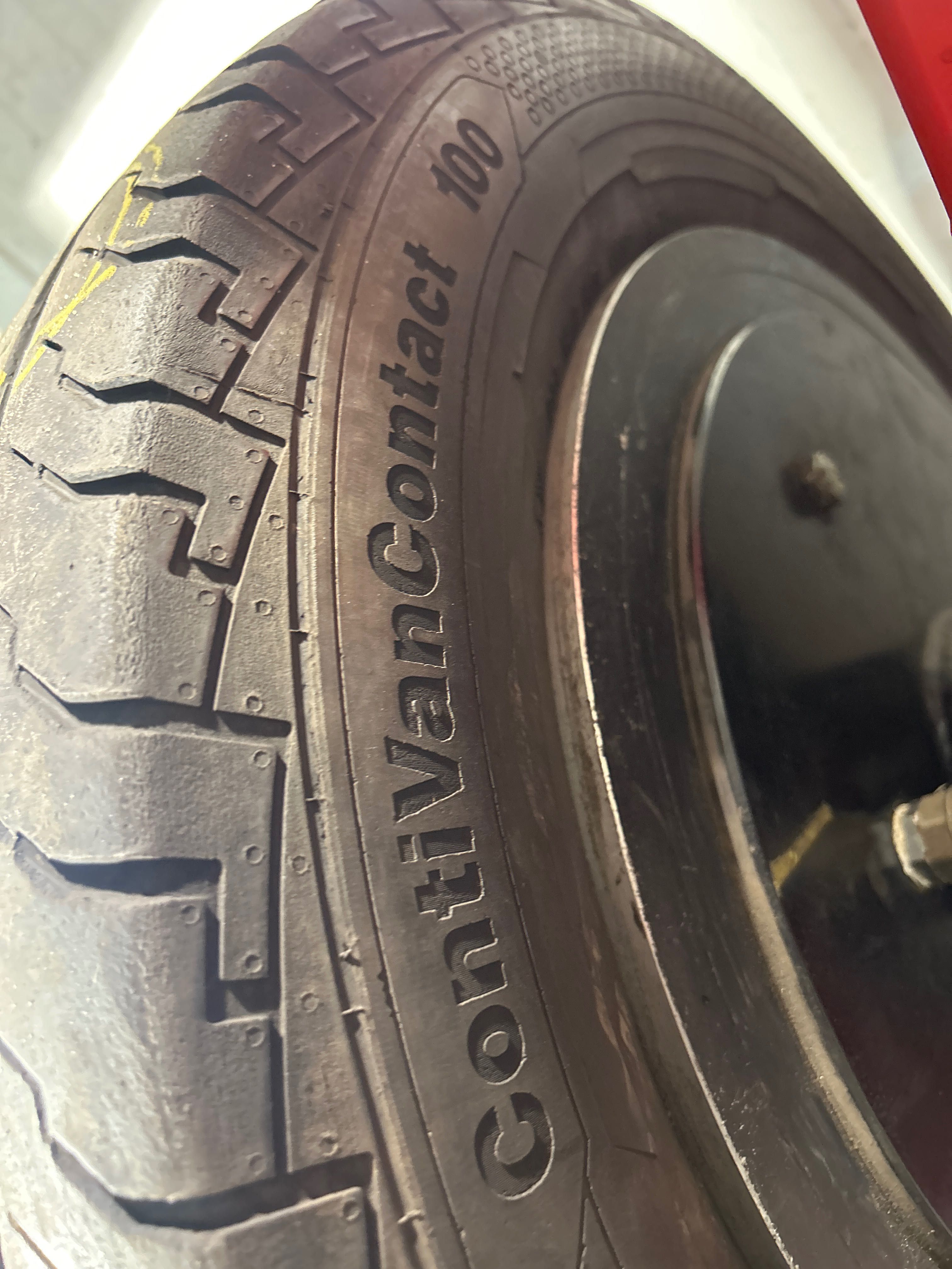 Continental ContiVanContact 100 215/70/15c 109/107S