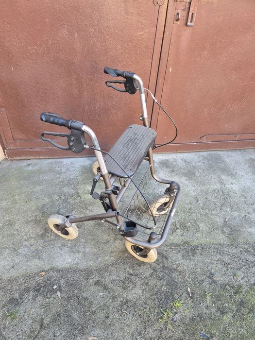 Chodzik dla dorosłych balkonik z hamulcem