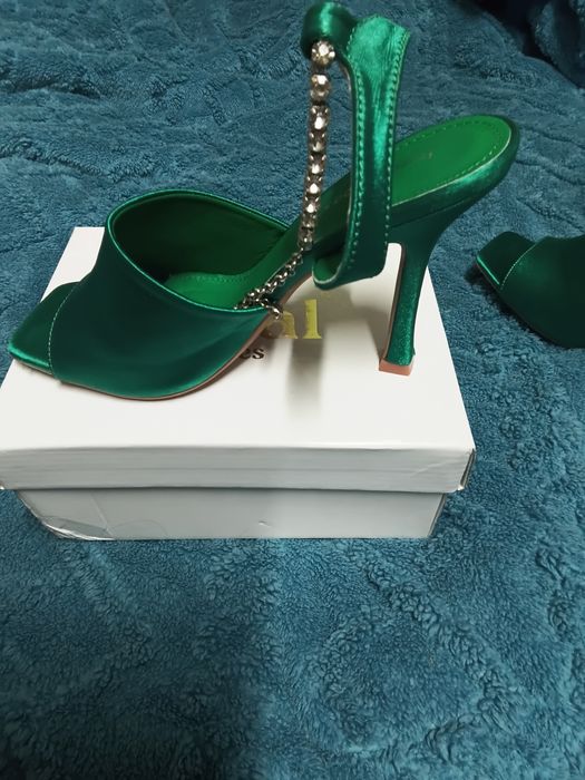 Nowe szpilki buty na obcasie satyna eleganckie butelkowa zieleń srebro