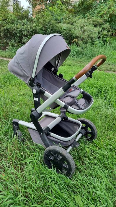 Детская коляска фирмы JOOLZ