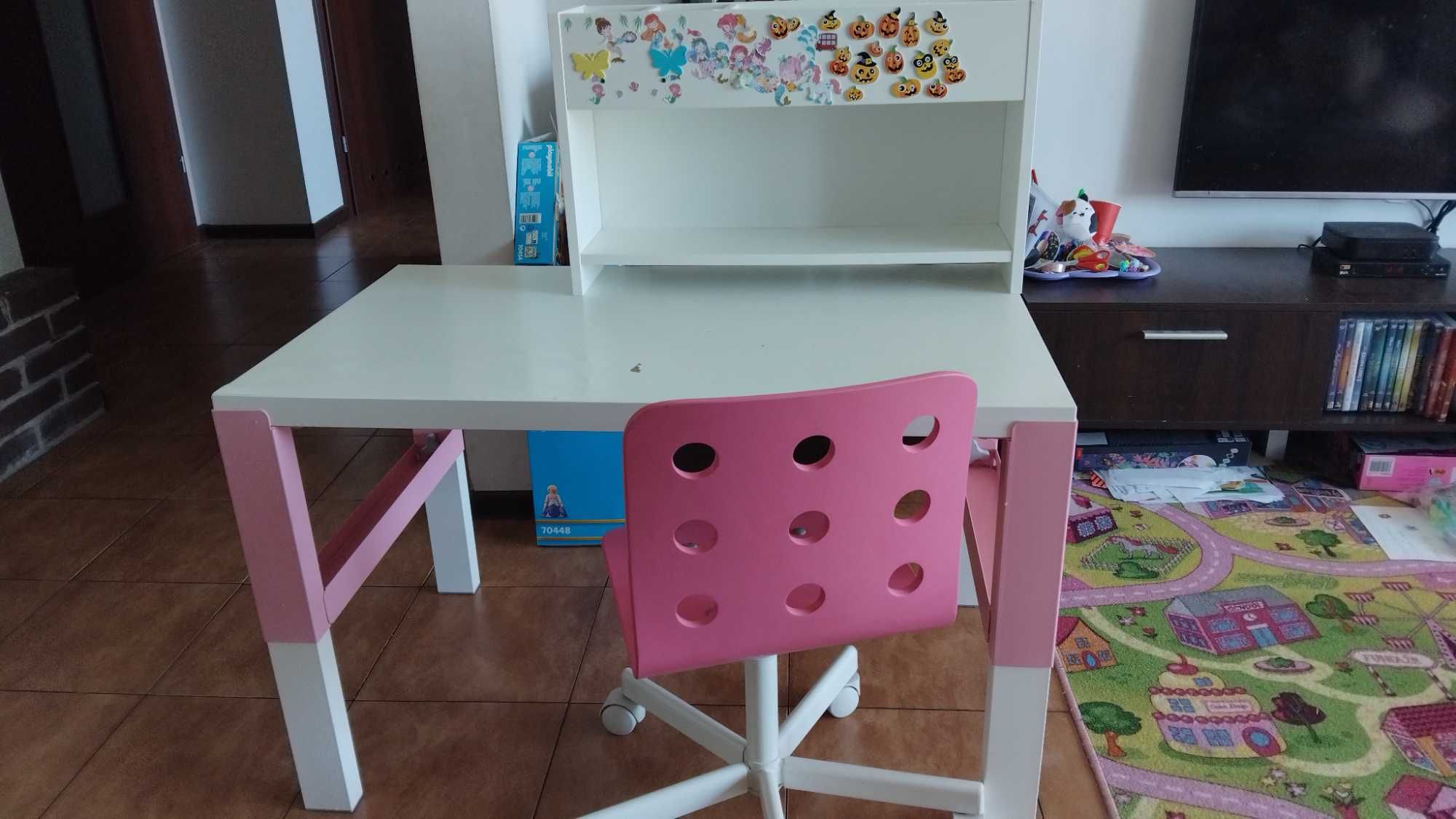 Biurko i krzesło obrotowe Ikea