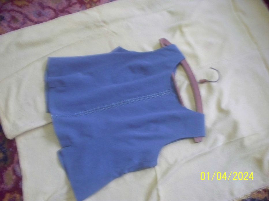 2 свитерка (желтый розовый), Костюм -двойка новый, цвет морской волны