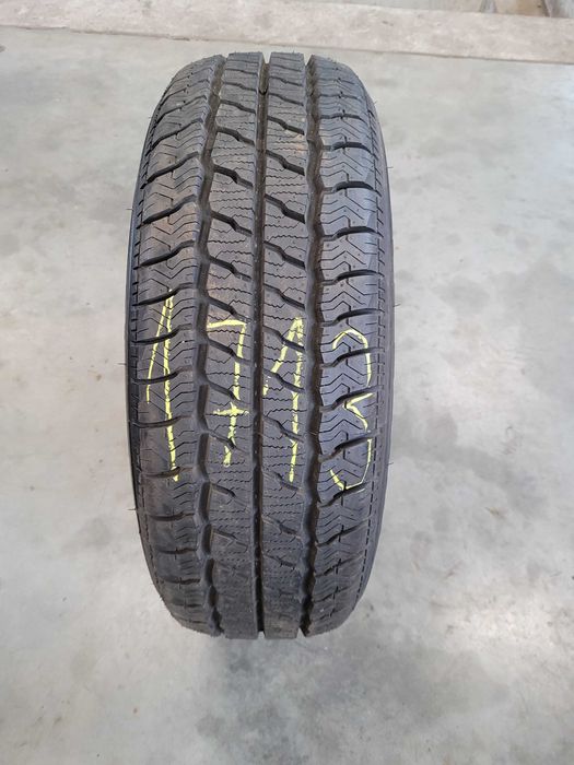 opona 205/ 60 16c maxxis