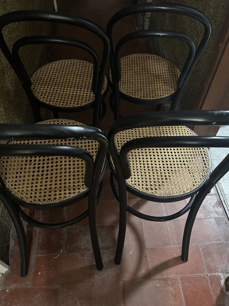 4 Cadeiras antigas Thonet com palhinha indiana nova