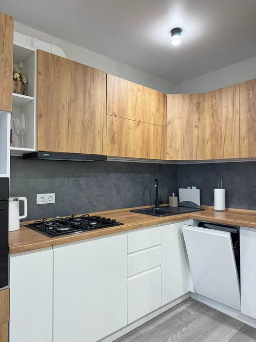 Стильна та повністю готова до заселення квартира у ЖК Софія Сіті, Миру