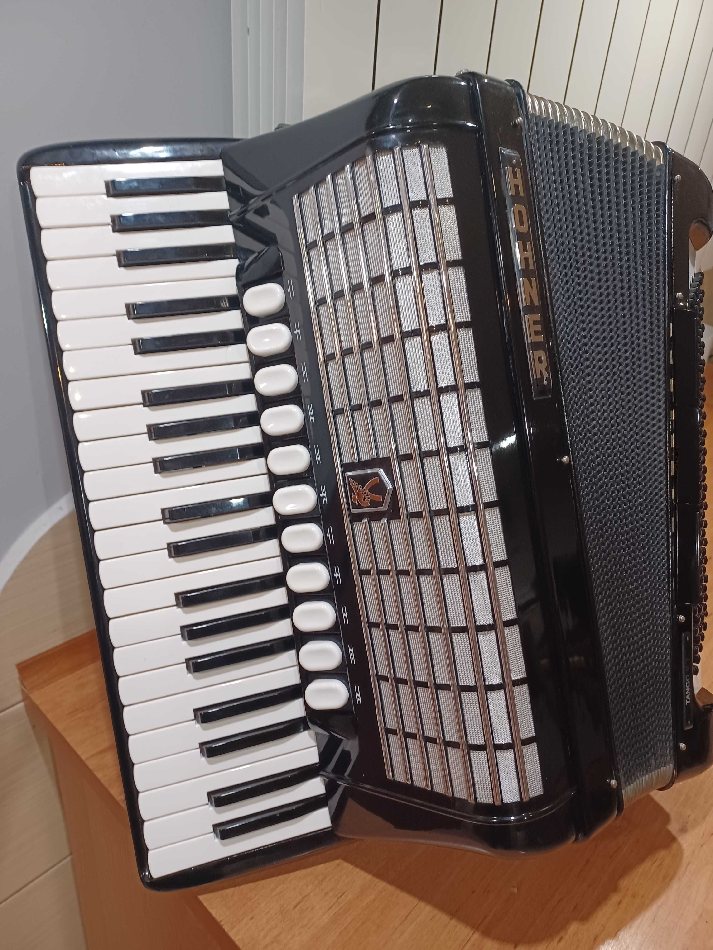 akordeon hohner tango VT 120 basów 4 chóry musette super stan/